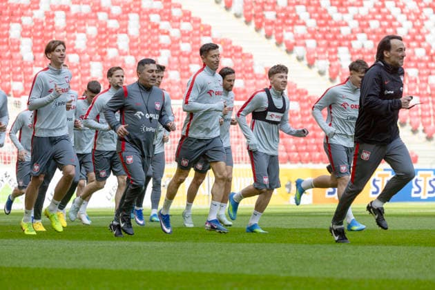 Practice session team Poland 28.03.2026 football, Warsaw, PGE National Stadium, Polish football national team, Nationalteam training session before FIFA World Cup, WM, Weltmeisterschaft, Fussball 2026 match Sweden - Poland image shows: Wojciech Urbanski (L) TOmasz Kedziora (2L) Cesar Sanjuan-Szklarz (3L) Robert Lewandowski (4L) Filip Rozga (3R) Oskar Pietuszewski (2R) Juan Angel Iribarren Morras (R) photo Katarzyna Plewczynska Fotostyk Copyright: xKatarzynaxPlewczynskax 20260328FCTKPKAPL3065