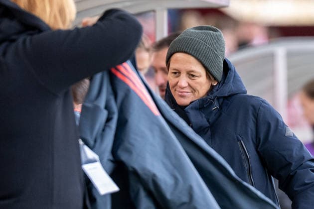 Director Bianca Rech FC Bayern Muenchen after the match won, 2 0, happy, FC Bayern Frauen Muenchen 1 FC Nuernberg, Google Pixel Frauenbundesliga, 22 Spieltag, 28 03 26 DFB regulations prohibit any use of photographs as image sequences and or quasi video kolbert press Muenchen Bayern Germany Copyright: xkolbert-press UlrichxGamelx