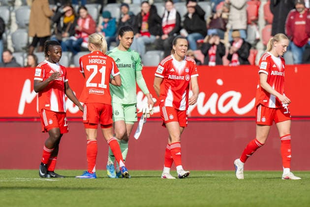Bernadette Amani 15 FC Bayern Muenchen , Maria Luisa Grohs 1 FC Bayern Muenchen , Luzie Zaehringer 33 FC Bayern Muenchen , Magdalena Eriksson 5 FC Bayern Muenchen , Pernille Harder 21 FC Bayern Muenchen after winning the match 2 0, FC Bayern Frauen Muenchen 1 FC Nuernberg, Google Pixel Frauenbundesliga, 22 Spieltag, 28 03 26 DFB regulations prohibit any use of photographs as image sequences and or quasi video kolbert press Muenchen Bayern Germany Copyright: xkolbert-press UlrichxGamelx