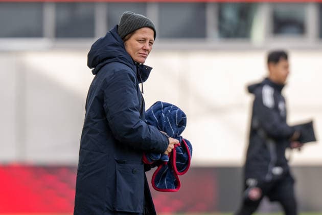 Director Bianca Rech FC Bayern Muenchen after the match, FC Bayern Frauen Muenchen 1 FC Nuernberg, Google Pixel Frauenbundesliga, 22 Spieltag, 28 03 26 DFB regulations prohibit any use of photographs as image sequences and or quasi video kolbert press Muenchen Bayern Germany Copyright: xkolbert-press UlrichxGamelx