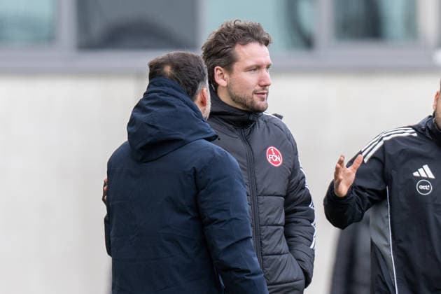 Coach Thomas Oostendorp 1 FC Nuernberg says goodbye to head coach Jose Barcala FC Bayern Muenchen , FC Bayern Frauen Muenchen 1 FC Nuernberg, Google Pixel Frauenbundesliga, 22 Spieltag, 28 03 26 DFB regulations prohibit any use of photographs as image sequences and or quasi video kolbert press Muenchen Bayern Germany Copyright: xkolbert-press UlrichxGamelx