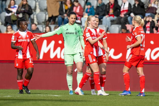 Bernadette Amani 15 FC Bayern Muenchen , Maria Luisa Grohs 1 FC Bayern Muenchen , Luzie Zaehringer 33 FC Bayern Muenchen , Magdalena Eriksson 5 FC Bayern Muenchen , Pernille Harder 21 FC Bayern Muenchen after winning the match 2 0, FC Bayern Frauen Muenchen 1 FC Nuernberg, Google Pixel Frauenbundesliga, 22 Spieltag, 28 03 26 DFB regulations prohibit any use of photographs as image sequences and or quasi video kolbert press Muenchen Bayern Germany Copyright: xkolbert-press UlrichxGamelx