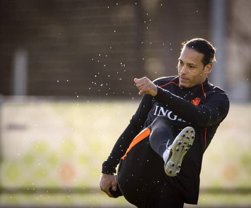Dutch national soccer team prepares for friendly match Dutch national soccer player Virgil van Dijk attends a training session of the team in Zeist, Netherlands, 28 March 2026. The Dutch team prepares for the upcoming friendly match against Ecuador. Zeist Netherlands  Copyright: xSEMxVANxDERxWALx