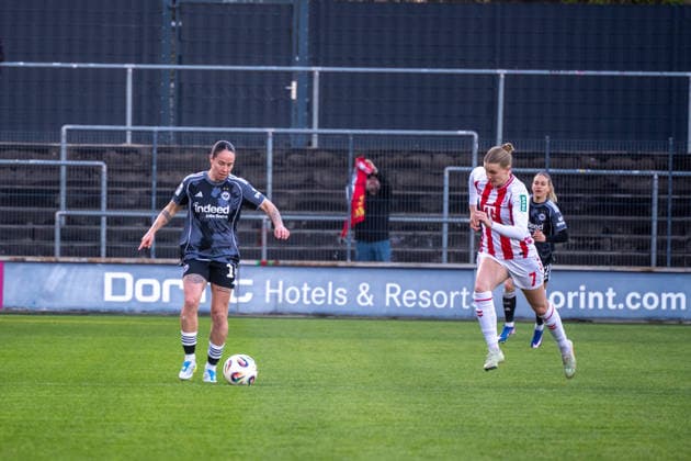 Germany Soccer Google Pixel Womens Bundesliga 2025 2026 1 FC Köln vs Eintracht Frankfurt 22 Matchday Franz Kremer Stadion Köln on the ball Geraldine Reuteler Eintracht Frankfurt, 14 Copyright: xOrhanxHabashx