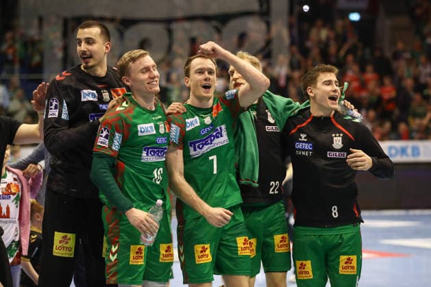28 03 2026, xtgx, Handball, Daikin HBL, SC Magdeburg Füchse Berlin v l Matej Mandic Magdeburg, 12 , Gisli Thorgeir Kristjansson Magdeburg, 10 , Felix Claar Magdeburg, 7 , Matthias Musche Magdeburg, 6 , Manuel Zehnder Magdeburg, 8 Celebrating the victory, cheering after the end of the game Magdeburg