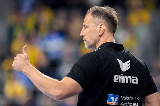 Maik Machulla coach, head coach, RNL , with thumbs up, gesture, gesticulation, confident, positive, optimistic, joy, rejoice, rejoicing, single picture, single photo, action, action, 28 03 2026, Mannheim Germany , Handball, Bundesliga, Rhein Neckar Löwen HSG Wetzlar xozx