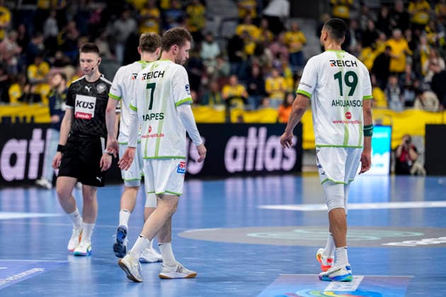 from left Niklas Theiss Theiss, HSG, 9 , Dominik Mappes HSG, 7 , Philipp Ahouansou HSG, 19 , HSG Wetzlar player, looking disappointed, disappointment, frustration, disappointed, pessimistic, action, action, game scene, 28 03 2026, Mannheim Germany , Handball, Bundesliga, Rhein Neckar Löwen HSG Wetzlar xozx
