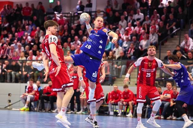 Goal throw by Tobias Heinzelmann HBW Balingen Weilstetten, 28 GER, TuS Ferndorf vs HBW Balingen Weilstetten, Handball, 2 Bundesliga, 25 Matchday, Season 2025 2026, 28 03 2026 GER, TuS Ferndorf vs HBW Balingen Weilstetten, Handball, 2 Bundesliga, 25 Matchday, Season 2025 2026, 28 03 2026 Kreuztal Copyright: xEibner-Pressefoto RenexWeissx EP_RWS