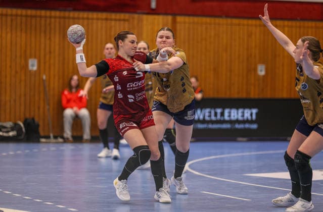 GER, Bensheim, HSG Bensheim Auerbach Flames vs Buxtehuder SV, Alsco Handball Bundesliga Frauen, Handball, DHB, Season 2025 2026, Weststadthalle Bensheim, 21 Matchday picture from l Mareike Thomaier HSG Bensheim Auerbach Flames Women 2 , Lin Elisabeth Lück Buxtehuder SV Women 51 DFB DFL REGULATIONS PROHIBIT ANY USE OF PHOTOGRAPHS AS IMAGE SEQUENCES AND OR QUASI VIDEO, 28 03 2026 Copyright: HMBxMedia HendrikxHamelau