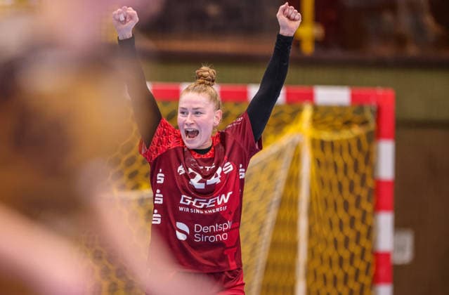 GER, Bensheim, HSG Bensheim Auerbach Flames vs Buxtehuder SV, Alsco Handball Bundesliga Frauen, Handball, DHB, Spielzeit 2025 2026, Weststadthalle Bensheim, 21 Spieltag im Bild Meike Schmelzer HSG Bensheim Auerbach Flames Frauen 24 , Jubel, Freude und Emotionen nach dem Tor DFB DFL REGULATIONS PROHIBIT ANY USE OF PHOTOGRAPHS AS IMAGE SEQUENCES AND OR QUASI VIDEO, 28 03 2026 Copyright: HMBxMedia HendrikxHamelau