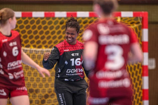 GER, Bensheim, HSG Bensheim Auerbach Flames vs Buxtehuder SV, Alsco Handball Bundesliga Frauen, Handball, DHB, Season 2025 2026, Weststadthalle Bensheim, 21 Matchday in picture Vanessa Fehr HSG Bensheim Auerbach Flames Women 16 , Cheers, joy and emotions after the goal, Parade DFB DFL REGULATIONS PROHIBIT ANY USE OF PHOTOGRAPHS AS IMAGE SEQUENCES AND OR QUASI VIDEO, 28 03 2026 Copyright: HMBxMedia HendrikxHamelau