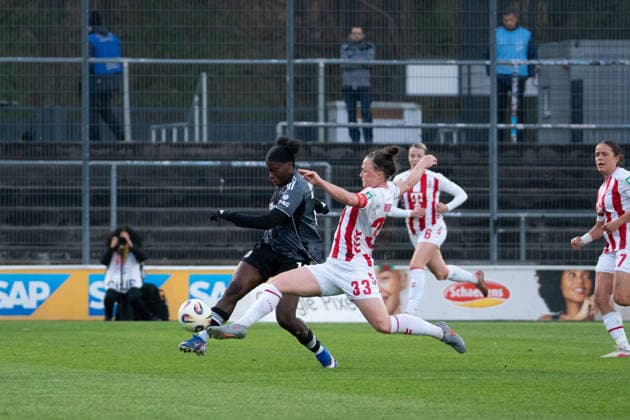 COLOGNE, GERMANY - MARCH 28: Nicole Anyomi (19 Eintracht Frankfurt Frauen) and Marina Hegering (33 1. FC Köln) uring the Google Pixel Frauen-Bundesliga between 1. FC Köln and Eintracht Frankfurt at Franz-Kremer-Stadion on March 28, 2026 in Cologne, Germany. (Photo by Qianru Zhang Press Photo) Copyright: xQianruxZhang SPPx Sportspressphoto_SPR120128