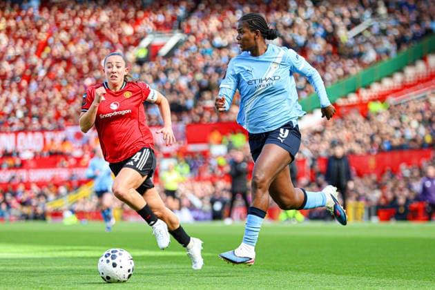 MANCHESTER, ENGLAND - March 28: Khadija Bunny Shaw of Manchester City on the ball during the Barclays Womens Super League game between Manchester United, ManU and Manchester City at Old Trafford, March 28 in Manchester, England Copyright: xNataliexMincher SPPx Sportspressphoto_SPR120144