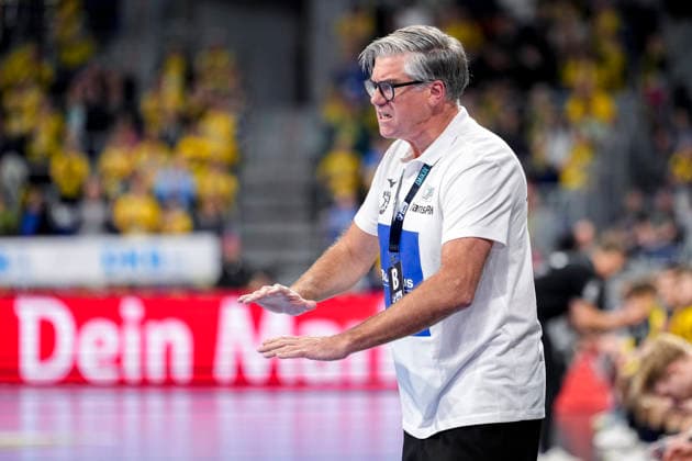 Runar Sigtryggsson coach, head coach, HSG Wetzlar , gives instructions, gestures, gesticulates with arms, single picture, single photo, action, action, 28 03 2026, Mannheim Germany , Handball, Bundesliga, Rhein Neckar Löwen HSG Wetzlar xozx