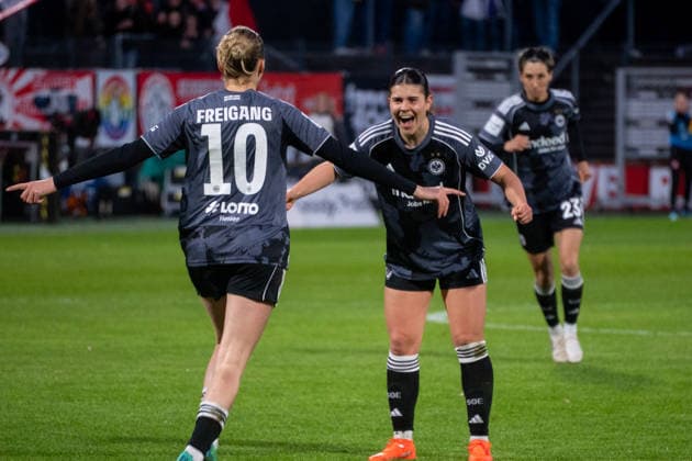 Germany Soccer Google Pixel Women Bundesliga 2025 2026 1 FC Köln vs Eintracht Frankfurt 22 Matchday Franz Kremer Stadium Cologne Goal and goal celebration to 1 1 by Laura Freigang Eintracht Frankfurt, 10 joy, emotions, jubilation, enthusiasm, happy, celebrate Copyright: xOrhanxHabashx