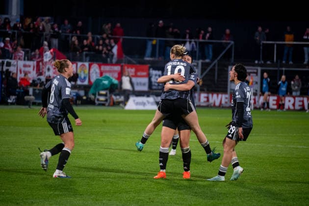 Germany Soccer Google Pixel Women Bundesliga 2025 2026 1 FC Köln vs Eintracht Frankfurt 22 Matchday Franz Kremer Stadium Cologne Goal and goal celebration to 1 1 by Laura Freigang Eintracht Frankfurt, 10 joy, emotions, jubilation, enthusiasm, happy, celebrate Copyright: xOrhanxHabashx