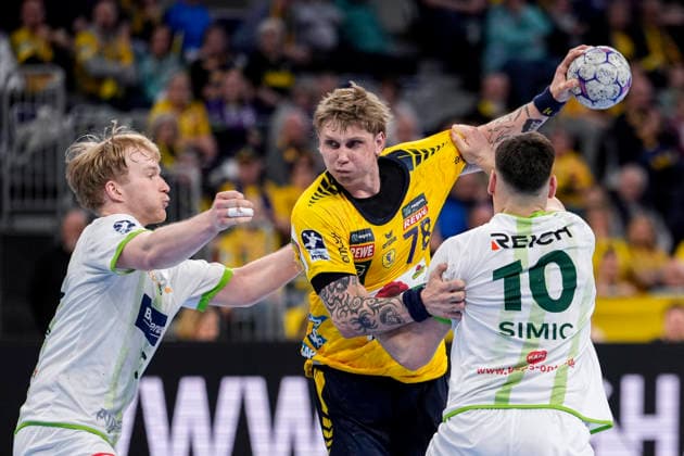 from left Georg Löwen HSG, 33 , Edwin Aspenbäck RNL, 78 , Josip Simic HSG, 10 , duel, duel scene, duel, tackle, tackling, dynamics, action, action, 28 03 2026, Mannheim Germany , Handball, Bundesliga, Rhein Neckar Löwen HSG Wetzlar xozx