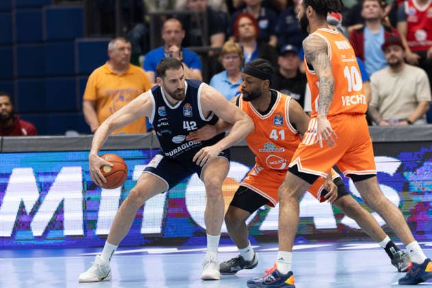 Nemanja Djurisic MBC, 42 , Lloyd Pandi Vechta, 41 , Tevin Brown Vechta, 10 , Syntainics MBC vs Rasta Vechta, Basketball, 1 Bundesliga, Men, Matchday 26, Season 2025 26, 28 03 2026 Weißenfels Stadthalle Sachsen Anhalt Germany