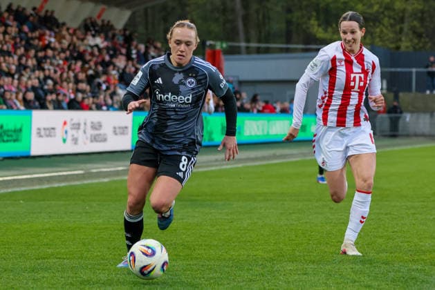 Cologne, Germany 28 March 2026 1 Womens Bundesliga 22 Matchday 1 FC Cologne Women vs Eintracht Frankfurt Women In the picture from left Lisanne Gräwe Graewe SGE and Sara Agrez 1 FC Cologne Copyright: HMBxMedia MadeleinexFantini