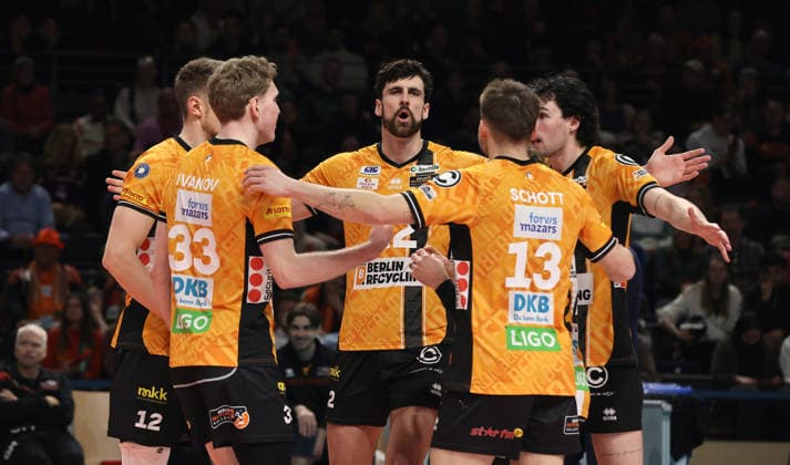 BR Volleys cheer after set win Joy Emotion Cheers Sport Volleyball Bundesliga Playoff Quarterfinals Men Season 2025 2026 28 03 2026 BR Volleys Berlin BRV vs Netzhoppers KW Königswusterhausen