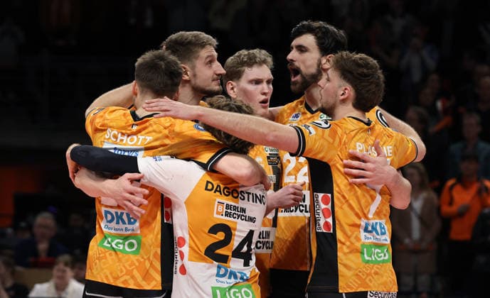 Ruben Schott, Kyle Dagostino, Fedor Ivanov, Jake Hanes, Simon Plaskie cheers joy emotion jubilation Sport Volleyball Bundesliga Playoff Quarterfinals Men Season 2025 2026 28 03 2026 BR Volleys Berlin BRV vs Netzhoppers KW Königswusterhausen