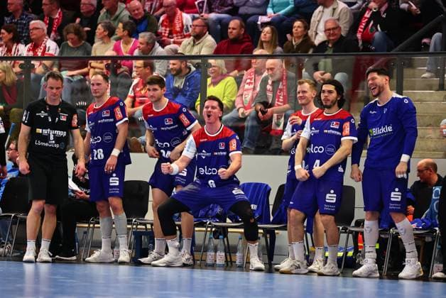 The players of HBW Balingen Weilstetten celebrate the victory against Ferndorf GER, TuS Ferndorf vs HBW Balingen Weilstetten, Handball, 2 Bundesliga, 25 Matchday, Season 2025 2026, 28 03 2026 GER, TuS Ferndorf vs HBW Balingen Weilstetten, Handball, 2 Bundesliga, 25 Matchday, Season 2025 2026, 28 03 2026 Kreuztal Copyright: xEibner-Pressefoto RenexWeissx EP_RWS