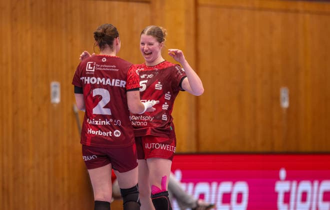 GER, Bensheim, HSG Bensheim Auerbach Flames vs Buxtehuder SV, Alsco Handball Bundesliga Frauen, Handball, DHB, Spielzeit 2025 2026, Weststadthalle Bensheim, 21 Spieltag im Bild v l Mareike Thomaier HSG Bensheim Auerbach Flames Frauen 2 , Nina Engel HSG Bensheim Auerbach Flames Women 6 , joy and emotions after the victory, jubilation DFB DFL REGULATIONS PROHIBIT ANY USE OF PHOTOGRAPHS AS IMAGE SEQUENCES AND OR QUASI VIDEO, 28 03 2026 Copyright: HMBxMedia HendrikxHamelau