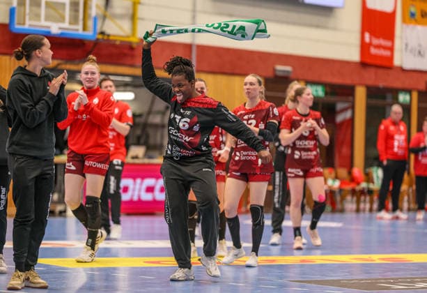 GER, Bensheim, HSG Bensheim Auerbach Flames vs Buxtehuder SV, Alsco Handball Bundesliga Frauen, Handball, DHB, Spielzeit 2025 2026, Weststadthalle Bensheim, 21 Spieltag im Bild Vanessa Fehr HSG Bensheim Auerbach Flames Frauen 16 , Joy and emotions after the victory, jubilation DFB DFL REGULATIONS PROHIBIT ANY USE OF PHOTOGRAPHS AS IMAGE SEQUENCES AND OR QUASI VIDEO, 28 03 2026 Copyright: HMBxMedia HendrikxHamelau