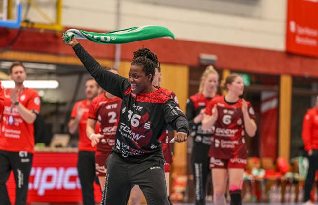GER, Bensheim, HSG Bensheim Auerbach Flames vs Buxtehuder SV, Alsco Handball Bundesliga Frauen, Handball, DHB, Spielzeit 2025 2026, Weststadthalle Bensheim, 21 Spieltag im Bild Vanessa Fehr HSG Bensheim Auerbach Flames Frauen 16 , Joy and emotions after the victory, jubilation DFB DFL REGULATIONS PROHIBIT ANY USE OF PHOTOGRAPHS AS IMAGE SEQUENCES AND OR QUASI VIDEO, 28 03 2026 Copyright: HMBxMedia HendrikxHamelau