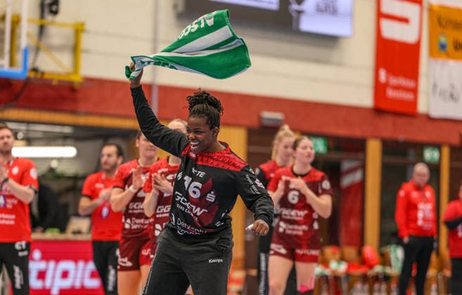 GER, Bensheim, HSG Bensheim Auerbach Flames vs Buxtehuder SV, Alsco Handball Bundesliga Frauen, Handball, DHB, Spielzeit 2025 2026, Weststadthalle Bensheim, 21 Spieltag im Bild Vanessa Fehr HSG Bensheim Auerbach Flames Frauen 16 , Joy and emotions after the victory, jubilation DFB DFL REGULATIONS PROHIBIT ANY USE OF PHOTOGRAPHS AS IMAGE SEQUENCES AND OR QUASI VIDEO, 28 03 2026 Copyright: HMBxMedia HendrikxHamelau