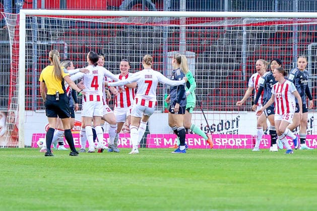 28 03 2026, xsscx, Frauen Fussball, 1 FC Köln Eintracht Frankfurt, 1 Fussball Bundesliga, 22 Spieltag, Franz Kremer Stadion, Saison 2025 2026 Torjubel nach dem Tor zum 1 0 durch Torschuetzin Marina Hegering 1 FC Köln 33 DFB regulations prohibit any use of photographs as image sequences and or quasi video Photo xSandraxScherningxPressefotoKochx Nordrhein Westfalen Germany