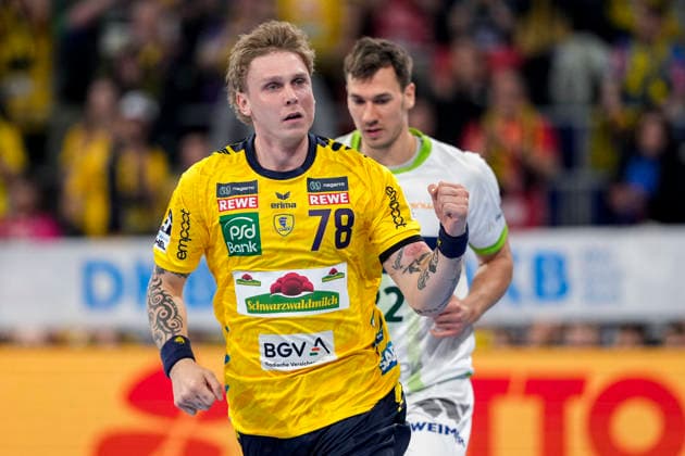 Goalscorer Edwin Aspenbäck RNL, 78 , Rhein Neckar Löwen player, celebrates a goal, cheer, cheer, goal celebration, celebrate the goal, goal, celebration, cheers about the goal, rejoicing, joy, optimistic, positive, game scene, highlight, single picture, single photo, action, action, 28 03 2026, Mannheim Germany , Handball, Bundesliga, Rhein Neckar Löwen HSG Wetzlar xozx