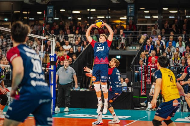 Volleyball Men Season 2025 2026 Volleyball Bundesliga Playoff Quarterfinals SVG Lüneburg vs WWK Volleys Herrsching 28 03 2026 Santeri Välimaa 12 SVG Lüneburg plays the ball to