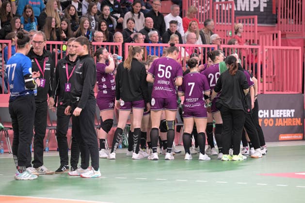 Time Out TusSies TusSies Metzingen vs FrischAuf Goeppingen , Handball, Alsco HBF, 21 League Matchday, Season 2025 2026, 28 03 2026 TusSies Metzingen vs FrischAuf Goeppingen , Handball, Alsco HBF, 21 League Matchday, Season 2025 2026, 28 03 2026 Tuebingen Copyright: xEibner-Pressefoto TobiasxBaurx EP_TBR
