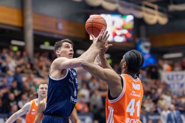 Jure Planinic MBC, 44 , Lloyd Pandi Vechta, 41 , Syntainics MBC vs Rasta Vechta, Basketball, 1 Bundesliga, Men, Matchday 26, Season 2025 26, 28 03 2026 Weißenfels Stadthalle Sachsen Anhalt Germany