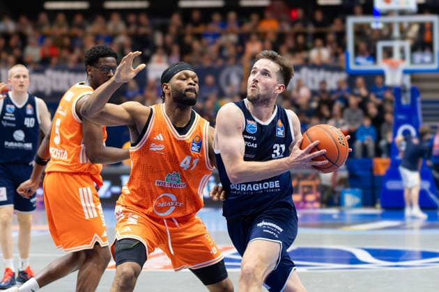 Lloyd Pandi Vechta, 41 , Spencer Reaves MBC, 31 , Syntainics MBC vs Rasta Vechta, Basketball, 1 Bundesliga, Men, Matchday 26, Season 2025 26, 28 03 2026 Weißenfels Stadthalle Sachsen Anhalt Germany