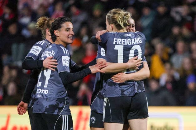 Cologne, Germany 28 March 2026 1 Womens Bundesliga 22 Matchday 1 FC Cologne Women vs Eintracht Frankfurt Women In the picture from left the third scorer Laura Freigang SGE makes the goal to 1 1 for Frankfurt and cheers with Lisanne Gräwe Graewe SGE , Dilara Acikgöz Acikgoez SGE and Noemi Ivelj SGE Copyright: HMBxMedia MadeleinexFantini