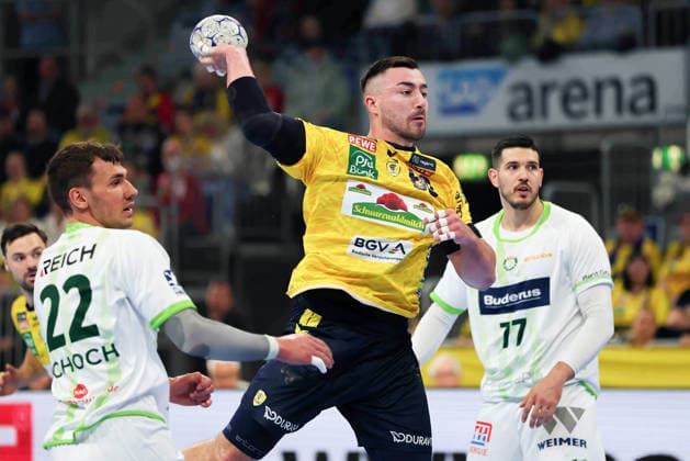 v li Jona Schoch HSG Wetzlar, 22 ,Jannik Kohlbacher Rhein Neckar Loewen, 80 ,Stefan Cavor HSG Wetzlar, 77 GER, Rhein Neckar Loewen vs HWG Wetzlar, Handball, 1 Bundesliga, 26 Matchday Season 2025 2026, 28 03 2026 GER, Rhein Neckar Loewen vs HWG Wetzlar, 1 Bundesliga, 26 Matchday, Season 2025 2026, 28 03 2026 Mannheim Copyright: xEibner-Pressefoto JoergxHirschx EP_JHH