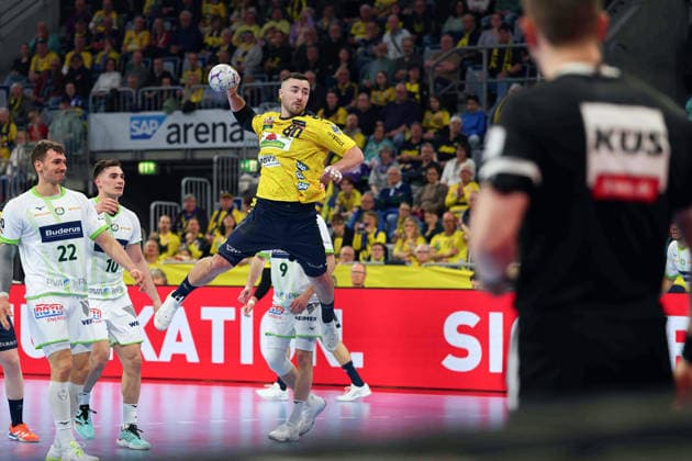 Goal throw Jannik Kohlbacher Rhein Neckar Loewen, 80 GER, Rhein Neckar Loewen vs HWG Wetzlar, Handball, 1 Bundesliga, 26 Matchday Season 2025 2026, 28 03 2026 GER, Rhein Neckar Loewen vs HWG Wetzlar, 1 Bundesliga, 26 Matchday, Season 2025 2026, 28 03 2026 Mannheim Copyright: xEibner-Pressefoto JoergxHirschx EP_JHH