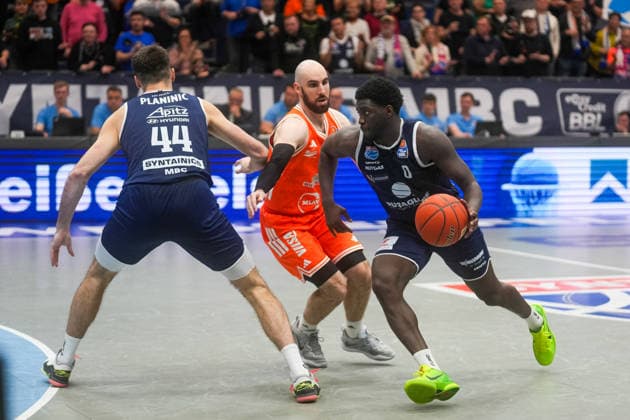 Khyrhi Thomas Syntainics MBC, 00 asserts himself against the Vechta defense Syntainics MBC vs Rasta Vechta, Basketball, 1 Basketball Bundesliga, 26 Matchday, Season 2025 2026, 28 03 2026 Syntainics MBC vs Rasta Vechta, Basketball, 1 Basketball Bundesliga, 26 Matchday, Season 2025 2026, 28 03 2026 Weissenfels Copyright: xEibner-Pressefoto PiaxSchindlerx EP_PSR