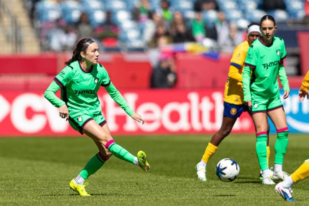 NWSL 2026: Royals Vs Legacy MAR 28 March 28, 2026; Foxborough, Massachusetts, USA; Boston Legacy FC forward Sammy Smith (8) passes the ball in a National WomenÃ¢â‚¬â ¢s Soccer League game against the Utah Royals FC at Gillette Stadium. (c) Burt Granofsky CSM (Credit Image: Â Burt Granofsky Cal Media) EDITORIAL USE ONLY Copyright: xx ZUMA-20260328_zma_c04_067.jpg BurtxGranofskyx csmphotothree483594