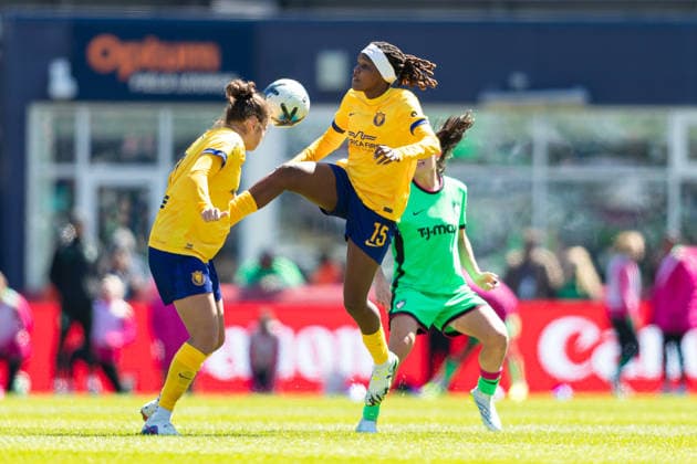 March 28, 2026; Foxborough, Massachusetts, USA; Utah Royals FC midfielder Dayana Pierre-Louis (15) tries to gather the ball in a National WomenÃ¢â‚¬â ¢s Soccer League game against the Boston Legacy at Gillette Stadium. (c) CSM - ZUMAc04_ 20260328_zma_c04_069 Copyright: xBurtxGranofskyx