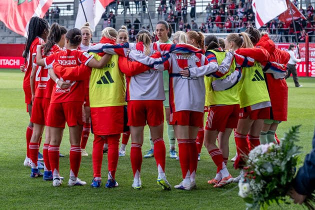 The Munich women in the players circle before the start of the match GER, FC Bayern Muenchen Frauen vs 1 FC Nuernberg, Fußball, Google Pixel Frauen Bundesliga, 22 Spieltag, Saison 2025 2026, 28 03 2026 DFL DFB REGULATIONS PROHIBIT ANY USE OF PHOTOGRAPHS as IMAGE SEQUENCES and or QUASI VIDEO GER, FC Bayern Muenchen Frauen vs 1 FC Nuernberg, Football, Google Pixel Frauen Bundesliga, 22 Spieltag, Saison 2025 2026, 28 03 2026 Muenchen Copyright: xEibner-Pressefoto HeikexFeinerx EP_HFR
