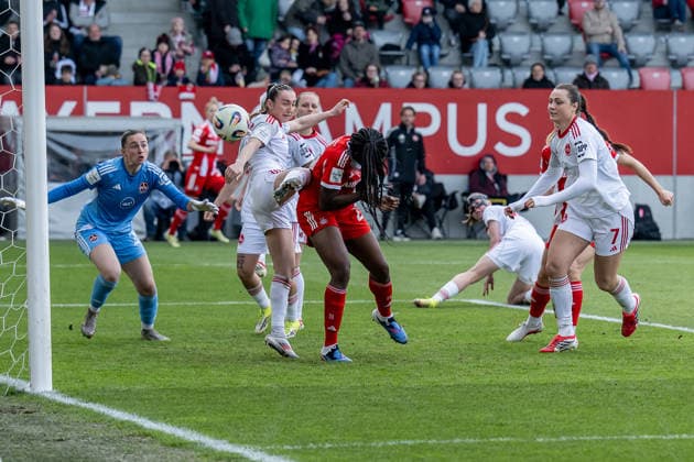 Edna Imade FC Bayern Muenchen Frauen, 29 on her goal for 1 0 against Lourdes Romero Goalkeeper, 1 FC Nuernberg, 25 and her front men GER, FC Bayern Muenchen Frauen vs 1 FC Nuernberg, Football, Google Pixel Frauen Bundesliga, 22 Matchday, Season 2025 2026, 28 03 2026 DFL DFB REGULATIONS PROHIBIT ANY USE OF PHOTOGRAPHS as IMAGE SEQUENCES and or QUASI VIDEO GER, FC Bayern Muenchen Frauen vs 1 FC Nuernberg, Football, Google Pixel Frauen Bundesliga, 22 Spieltag, Saison 2025 2026, 28 03 2026 Muenchen Copyright: xEibner-Pressefoto HeikexFeinerx EP_HFR