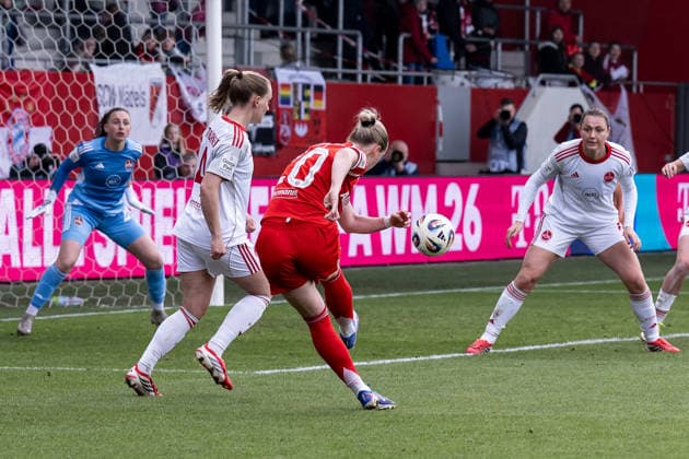Franziska Kett FC Bayern Muenchen Frauen, 20 on goal GER, FC Bayern Muenchen Frauen vs 1 FC Nuernberg, Soccer, Google Pixel Women Bundesliga, 22 Matchday, Season 2025 2026, 28 03 2026 DFL DFB REGULATIONS PROHIBIT ANY USE OF PHOTOGRAPHS as IMAGE SEQUENCES and or QUASI VIDEO GER, FC Bayern Muenchen Frauen vs 1 FC Nuernberg, Football, Google Pixel Frauen Bundesliga, 22 Spieltag, Saison 2025 2026, 28 03 2026 Muenchen Copyright: xEibner-Pressefoto HeikexFeinerx EP_HFR