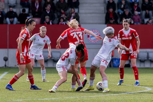 Natalia Padilla Bidas FC Bayern Muenchen Frauen, 23 and Luzie Zaehringer FC Bayern Muenchen Frauen, 33 fighting for the ball with Maelle Seguin 1 FC Nuernberg, 28 and Aneta Polaskova 1 FC Nuernberg, 26 GER, FC Bayern Muenchen Frauen vs 1 FC Nuernberg, Soccer, Google Pixel Frauen Bundesliga, 22 Matchday, Season 2025 2026, 28 03 2026 DFL DFB REGULATIONS PROHIBIT ANY USE OF PHOTOGRAPHS as IMAGE SEQUENCES and or QUASI VIDEO GER, FC Bayern Muenchen Frauen vs 1 FC Nuernberg, Football, Google Pixel Frauen Bundesliga, 22 Matchday, Season 2025 2026, 28 03 2026 Muenchen Copyright: xEibner-Pressefoto HeikexFeinerx EP_HFR