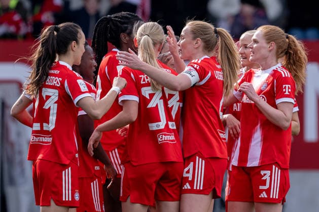 The Munich women cheer with Natalia Padilla Bidas FC Bayern Muenchen Frauen, 23 their goal for 2 0 GER, FC Bayern Muenchen Frauen vs 1 FC Nuernberg, Football, Google Pixel Frauen Bundesliga, 22 Matchday, Season 2025 2026, 28 03 2026 DFL DFB REGULATIONS PROHIBIT ANY USE OF PHOTOGRAPHS as IMAGE SEQUENCES and or QUASI VIDEO GER, FC Bayern Muenchen Frauen vs 1 FC Nuernberg, Football, Google Pixel Frauen Bundesliga, 22 Spieltag, Saison 2025 2026, 28 03 2026 Muenchen Copyright: xEibner-Pressefoto HeikexFeinerx EP_HFR