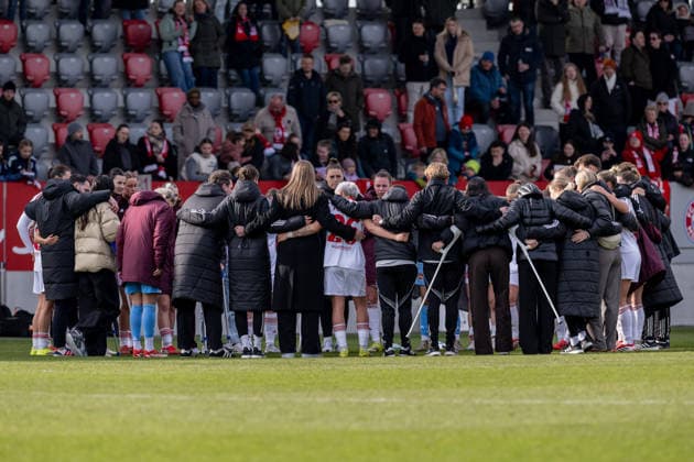 The Nuremberg women in the players circle after the match GER, FC Bayern Muenchen Frauen vs 1 FC Nuernberg, Football, Google Pixel Frauen Bundesliga, 22 Spieltag, Saison 2025 2026, 28 03 2026 DFL DFB REGULATIONS PROHIBIT ANY USE OF PHOTOGRAPHS as IMAGE SEQUENCES and or QUASI VIDEO GER, FC Bayern Muenchen Frauen vs 1 FC Nuernberg, Football, Google Pixel Frauen Bundesliga, 22 Spieltag, Saison 2025 2026, 28 03 2026 Muenchen Copyright: xEibner-Pressefoto HeikexFeinerx EP_HFR