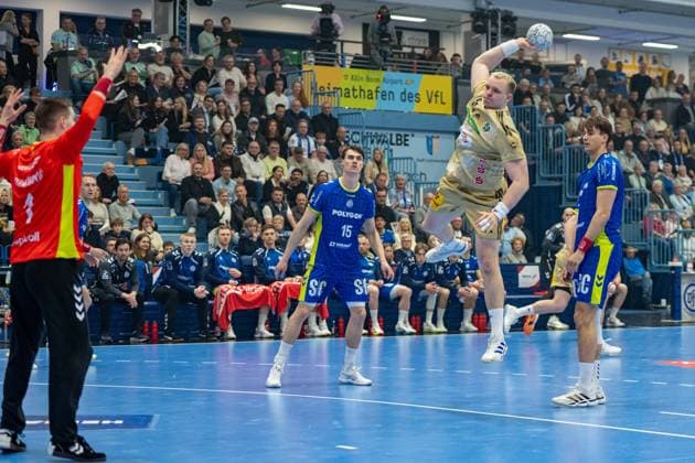 Dominik Kuzmanović, Goalkeeper, VfL Gummersbach 1 , Justus Fischer, Winger, TSV Hannover Burgdorf 54 ,Julian Koester, Backcourt, VfL Gummersbach 7 , Miro Schluroff, Backcourt, VfL Gummersbach 15 , VfL Gummersbach vs TSV Hannover Burgdorf, Daikin Handball Bundesliga, Men , Matchday 26, 28 03 2026 Gummersbach NRW Germany Copyright: xkolbert-press MartinxWdziecznyx