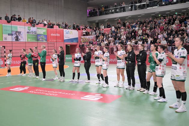 the players of FrischAuf Goeppingen thank the fans TusSies Metzingen vs FrischAuf Goeppingen , Handball, Alsco HBF, 21 League matchday, Season 2025 2026, 28 03 2026 TusSies Metzingen vs FrischAuf Goeppingen , Handball, Alsco HBF, 21 League matchday, Season 2025 2026, 28 03 2026 Tuebingen Copyright: xEibner-Pressefoto TobiasxBaurx EP_TBR